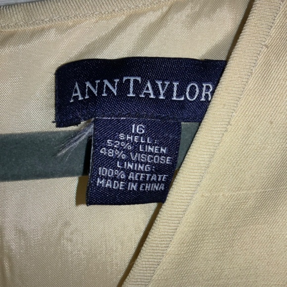 Ann Taylor Cream Blouse - Size 16 - Picture 2 of 4